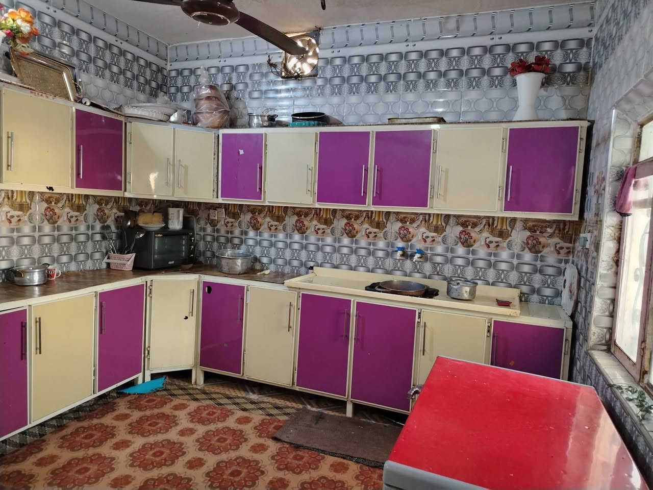 كاونتر للبيع السعر مليون و 150 وبي مجال للطيبين المكان ديالى ناحيه كنعان  الاتصال على رقم الهاتف   ***********
