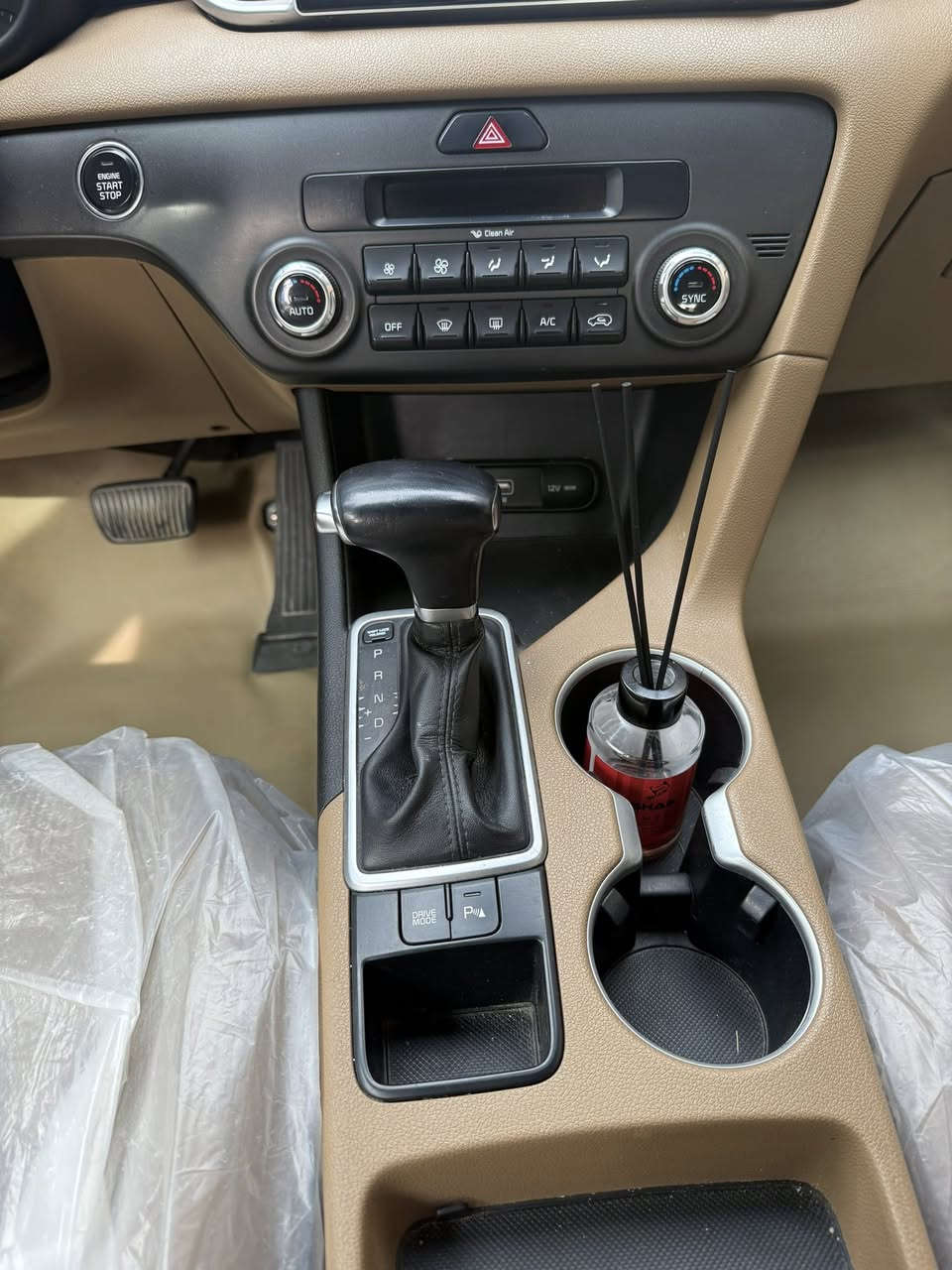 كيا سبورتج 20

خليجي كفاله من الصبغ بيها 3 مكانات بارد علا كد اصبع 

كير مكينه كفاله بصمه تشغيل عن بعد اشاير مري داخل عسلي 3 انضمه قياده حساسات امام خلفي جانبي شاشه جبيره ماشيه 66 الف  تخم تاير جديد  مكان الدوره السعر 198 بيها مجال قليل    ***********
