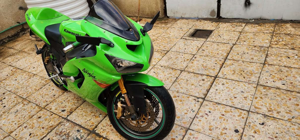 السلام عليكم الحلوه للبيع دراجه كفاله عامه كفاله عامه برغي مامفتوح بيه على وضع الشركه عليه درع ودوسات وبعد كم شغله من اليابان الدراجه كله على وضع الشركه بدون رقم توه مسويله ادامه كامله بلكات نوزلات فيت بم كله جديد وصلي وياه كشن وقمبوره لاتات زنون تهبيطه اماميه بعد احله من الصور السعر خاص الستفسار اكثر *********** بي واتساب مفتوح مكاني بصره المو شراي اعبر المنشور
