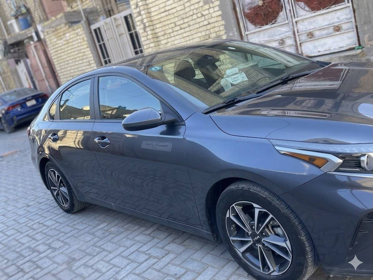 من رخصت الادمن
فورتي 23 ماشيه 22 
مكفوله من الصبغ فقط تبديل قبق جنطه 
السعر 145 بيها مجال 
مكان بغداد 
***********
