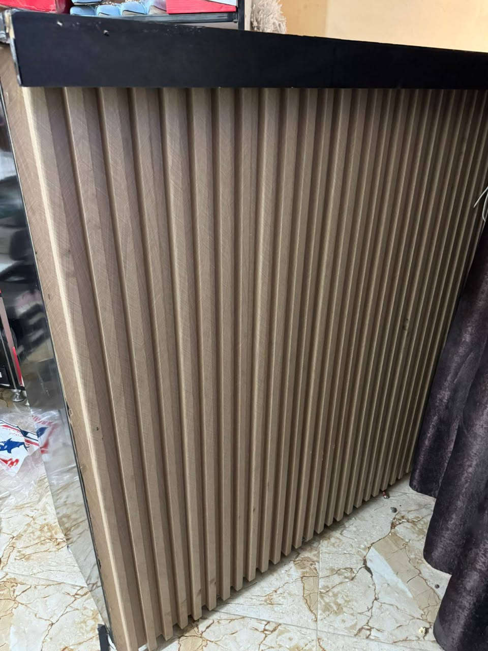 رفوف 10 قطع وميز وكرسي طبي للبيع للاستفسار***********
