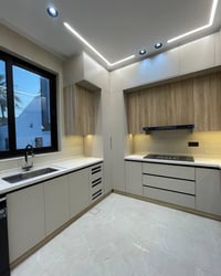 شركة روز  للمطابخ الحديثة   نقدّم لكم تصاميم مطابخ عصرية تجمع بين الأن...