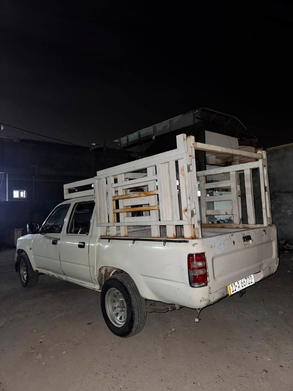 دير ٢٠٠٦ محرك وكير واكسل  كله مكفول وتخم تايرات جدد بيها سعرها ٣٥ ورقه للتواصل على الرقم***********
