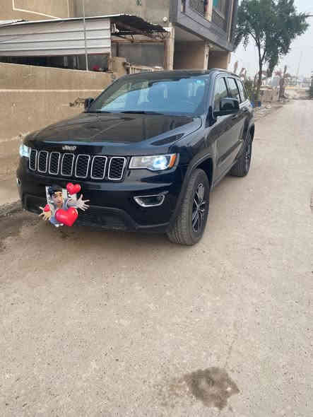 سلام عليكم جيب ١٧ للبيع سياره نضيفه حادث جاملخ وبنيد سعر ١٩٥ مكاني الدوره ***********
