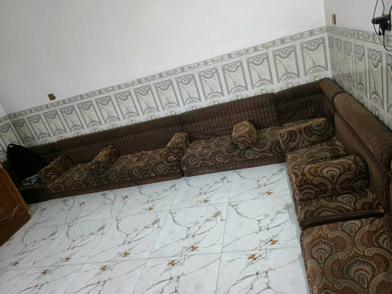 كعدة عربيه 15نفر 100000المكان الشعله***********