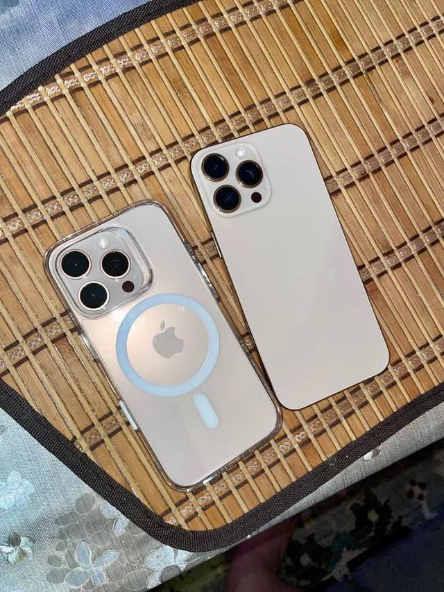 ايفون 16 pro max 265 ضمان شركة master سنتين الجهاز نظيف كلش مع كامل ملحقات لون ذهبي مبدل ضهر اصلي بالليزر سعر ١،٢٢٥،٠٠٠
المكان بغداد للتواصل ***********
