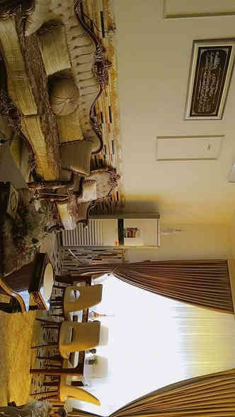 بيت للبيع مساحه 200 متر يتكون من طابقين مسلح  بناء حديث طابوق جمهوري  سند دائمي صادر من طابو الاعظمية 

يحتوي على 3 غرف نوم 

 طابق الارضي  استقبال مساحه 8×5 متر 

هول حولي داخل البيت  مساحه5×8 متر 

مناور عدد 2 منور خلف البيت ومنور داخلي مطبخ  حار وبارد مساحه 4 ونص × 5 

غرفه نوم مساحه 5×4  حمام كبير واحد  

طابق الثاني غرفتين   وسطحين 

ارتفاع عن الشارع متر وربع

موقع البيت الفحامه قرب الجزيرة السياحيه  داخل بستان غالب

للأستفسار اتصال واتس اب ***********

والرقم الثاني ***********
