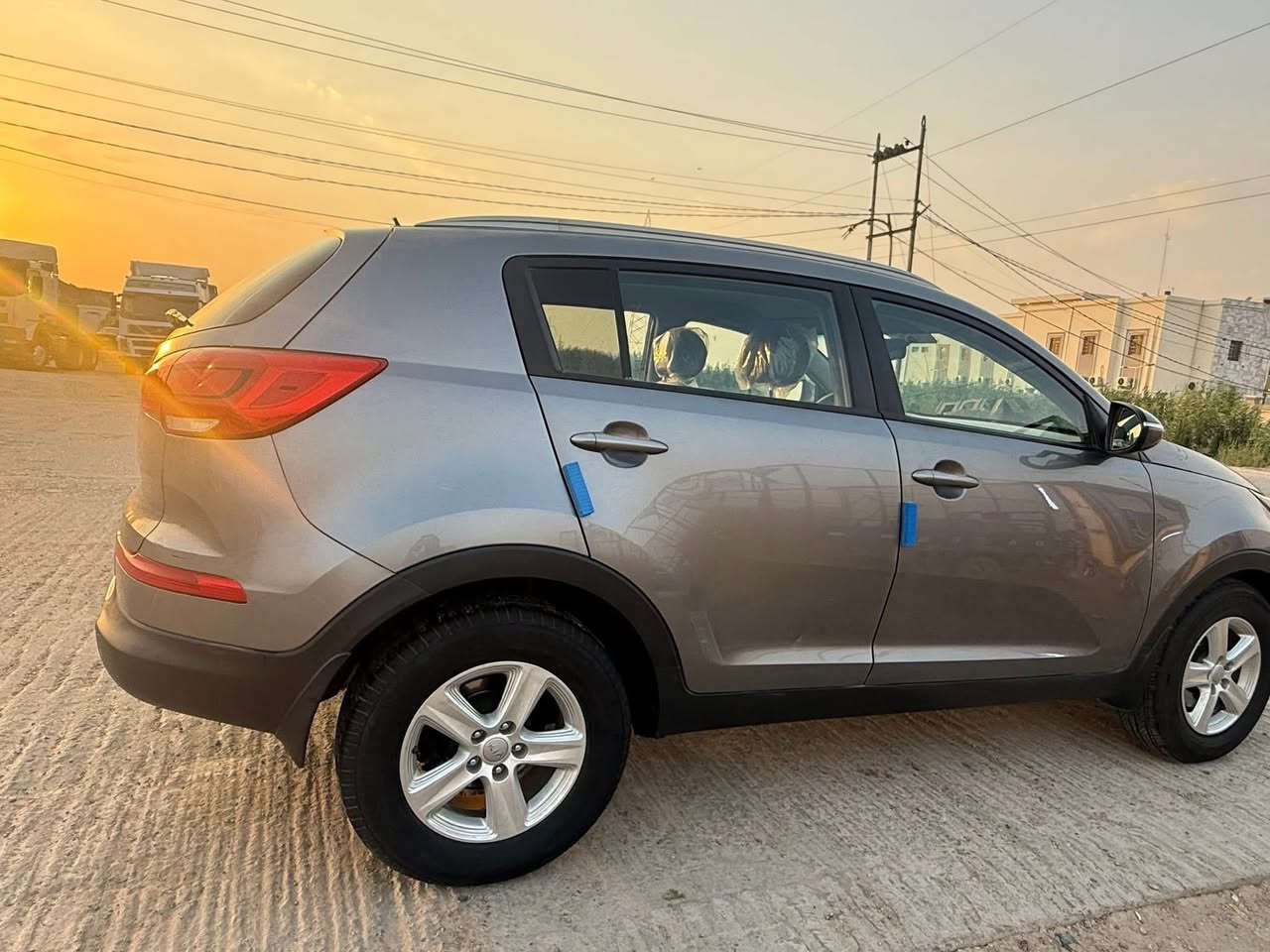 اسبورتج موديل 2016 محرك 2400 تبريد ثلج حداديه جديده تخم تاير وارد أمريكي امبدل بيها جاملغ جهت السايق أو شبر من البنيد بارد  رقم ذي قار الدولي الجديد السياره  مكينه بلاديه لا تنقيص ولا تبخير  
مكانهه ذي قار/قلعه سكر  
السونار مع الصور
سعرها 140بيهه مجال 
***********
