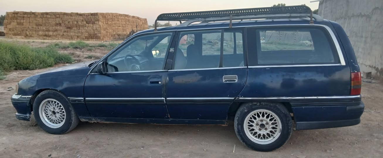 السلام عليكم سيارة اوبل اوميكه ستيشن موديل 1992سيارة نضيفه كلش عنواني بابل محاويل سعرة 15ورقه رقمي ***********شراي يدخل خاص ويدلل

