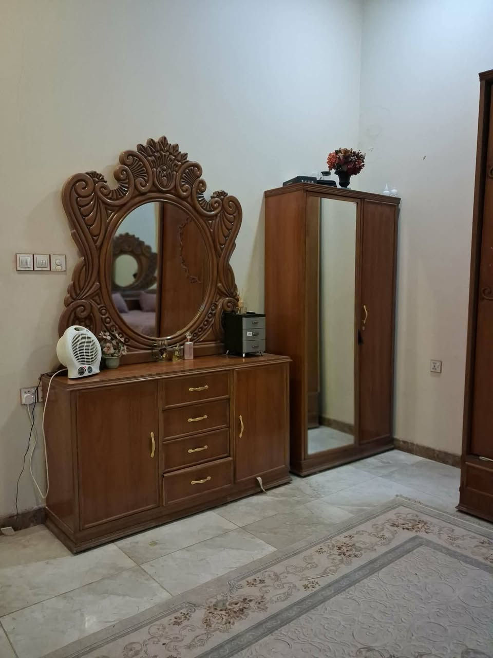 غرفة تسكام ثقيل بيبان سلايت نظافة 90بالمية  السعر مليون 700


**إذا كنت صاحب هذا الإعلان وتريد حذفه لأي سبب، رجاءا أرسل رسالة إلى الدعم الفني**