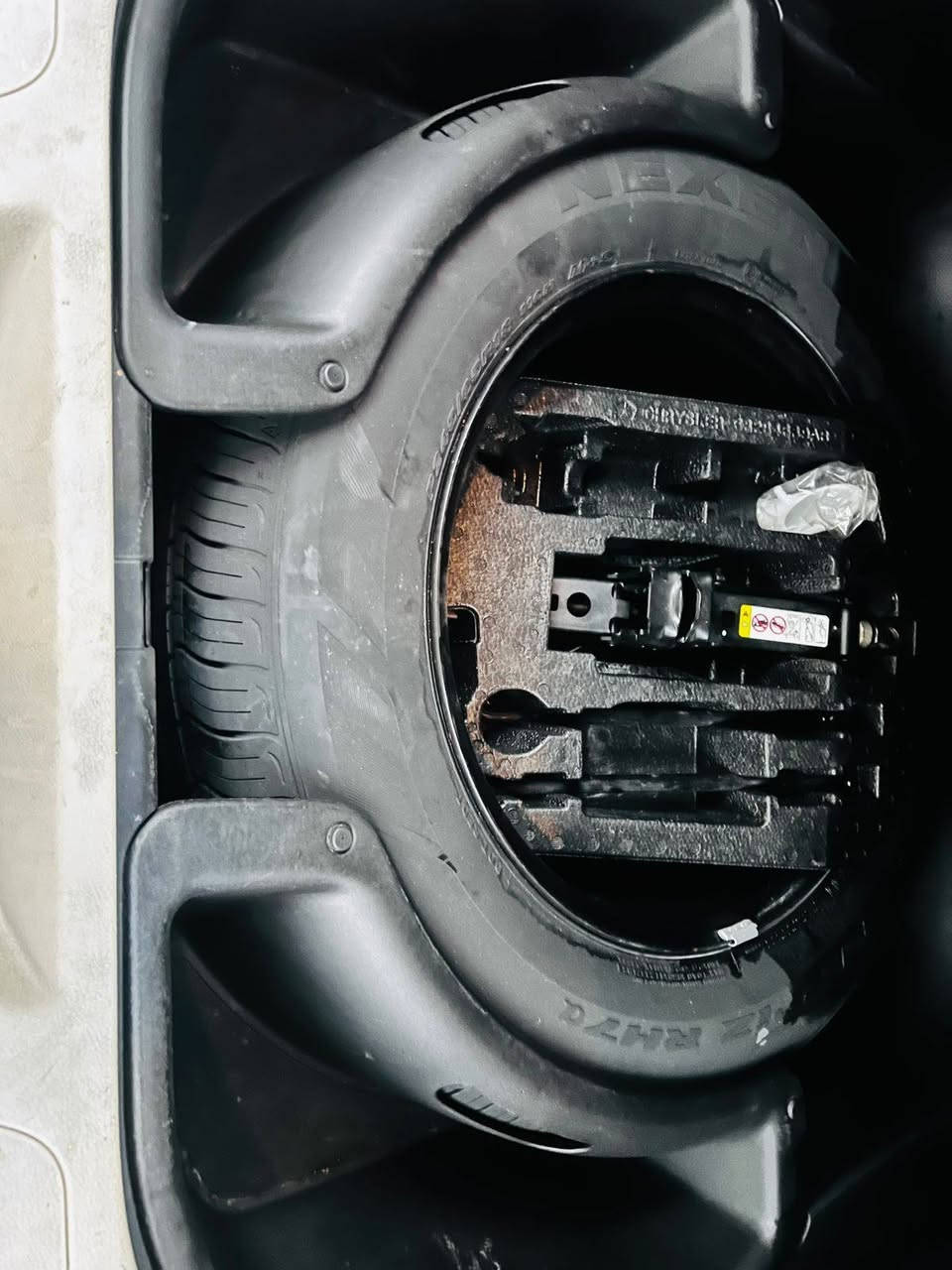 عندي.  جيب مكفوله   فول فول 
من البارد ماشيه ٩٩ لا شخط ولا رصعه اريد مراوس جكساره.   ونطي فرق       مكاني بغداد رقمي *********** باسمي من زمان سياره
