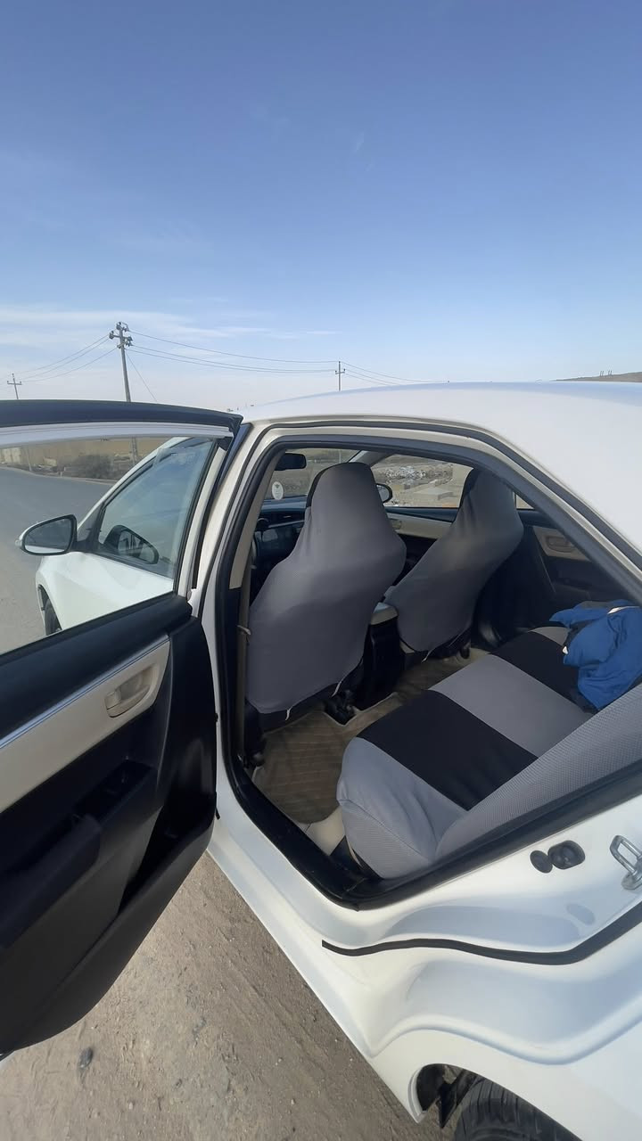 السلام عليكم 
كورلا موديل 2015 خليجي رقم بصره بأسمي 
مكينه 2000  مبدل بيها كازكيت 
البدي مكفول ماعدا ضربات صغار كما موضح في الصور 
السعر النهائي 122$ قفل 
العنوان التنومه شط العرب كردلان 
للاستفسار ***********
