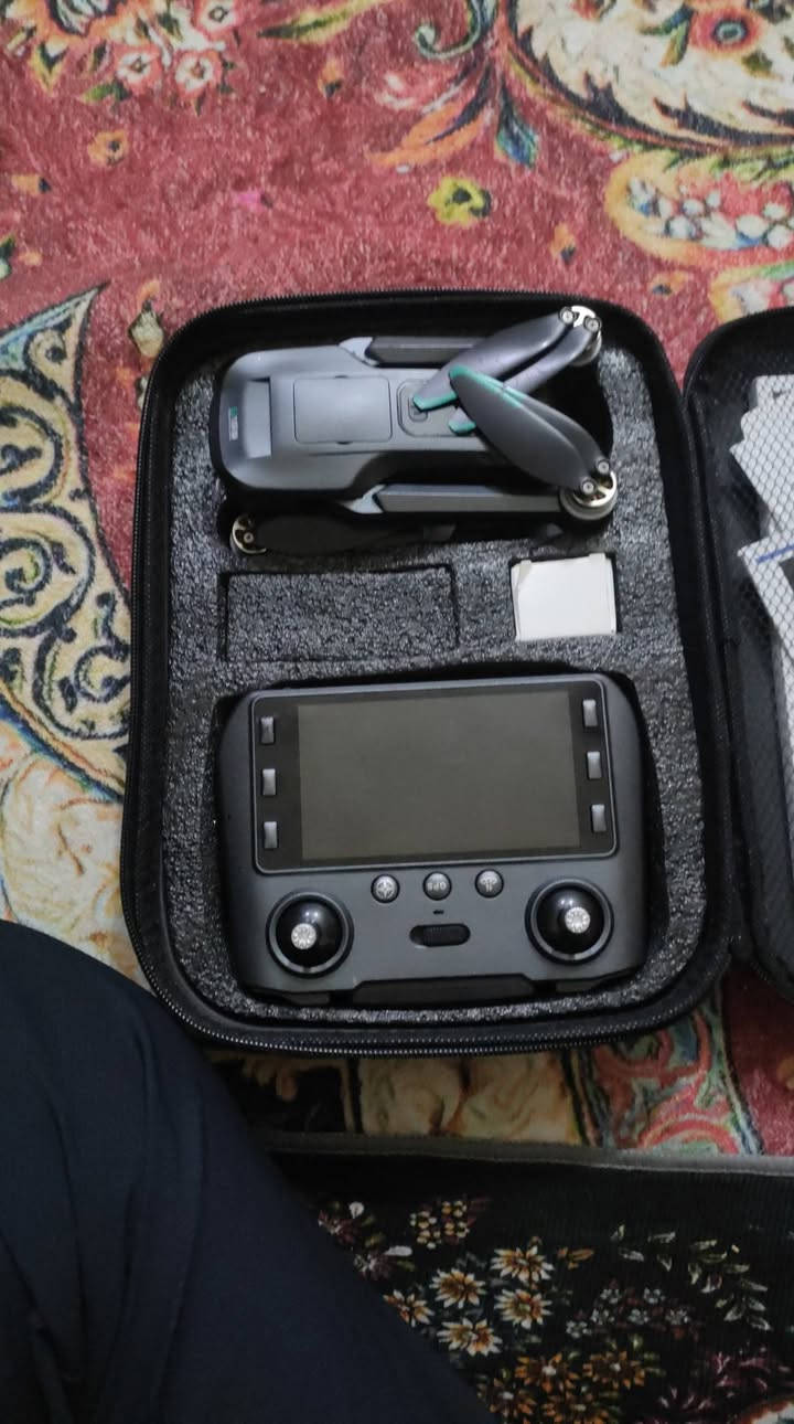 السلام عليكم طيارة درون نوعS159Uav  للبيع او مراوس بموبايل للستفسار ***********
