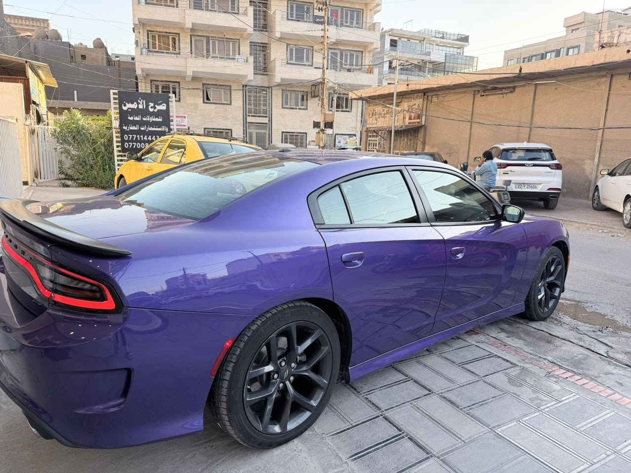 جارجر بنفسجي 💜  خليجي هارلم. مكفوله. كفاله عامه موديل 2023 جيتي بلاص فول مواصفات مع الرادار الامامي كشنات تدفئه تبريد سلايد تحديد مسار مفوله للاخير ماشيه 35000 كيلو متر السعر 345 المكان بغداد رقم الهاتف ***********
