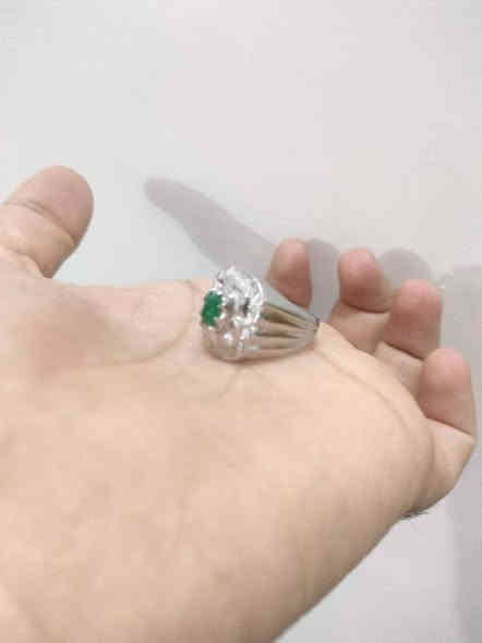 زمردة تحفة وجمالها يسولف بيها فطر بس ممأثر عليه سعره بدون فطر تتراوح ٧٥ ٨٠ هاي ع الفطر ابيعه الك بنص القيمة نزاكة فوول ومختلفه باللبس ٤٥ ابيع بالعافية ع اليصيده ✨🍒 مكاني كربلاء يوجد توصيل لجميع المحافظات واتساب *********** /*********** 🍒💚💍🔥🍒💚🍒 بغداد
