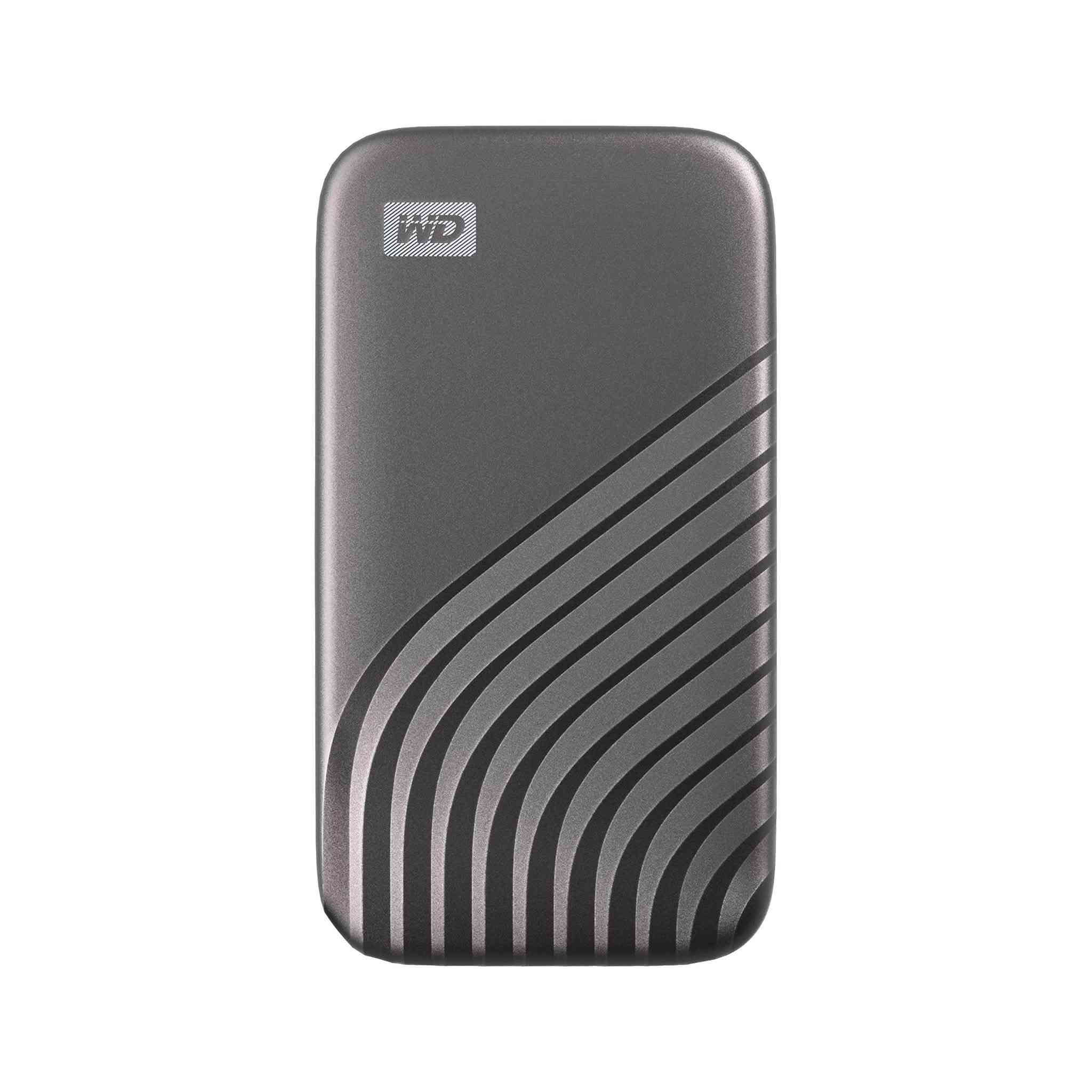 WD My Passport SSD 1TB 
يتميز قرص التخزين الخارجي بتصميمه المعدني الأنيق والمتين بحجم الجيب، ويقدم أداءً عالي السرعة بفضل تقنية NVMe. إليك أبرز مواصفاته الأساسية:المواصفات التقنية:سرعة النقل: سرعة قراءة تصل إلى 1050 ميجابايت/ثانية وسرعة كتابة تصل إلى 1000 ميجابايت/ثانية.نوع الاتصال: مزود بمنفذ USB Type-C (ويدعم USB 3.2 Gen 2) مع محول للعمل مع منافذ USB-A التقليدية.مميزات الأمان والتصميم:الحماية والتشفير: يدعم نظام حماية بكلمة مرور مع تشفير أجهزة قوي من نوع AES 256-bit.مقاومة الصدمات: تصميم معدني مقاوم للصدمات والاهتزازات ويتحمل السقوط من ارتفاع يصل إلى 1.98 متر تقريبًا.التوافق: متوافق للعمل مباشرة مع أجهزة الحاسب بنظام ويندوز وماك، كما أنه متوافق مع بعض الهواتف الذكية مثل سلسلة iPhone 15


**إذا كنت صاحب هذا الإعلان وتريد حذفه لأي سبب، رجاءا أرسل رسالة إلى الدعم الفني**