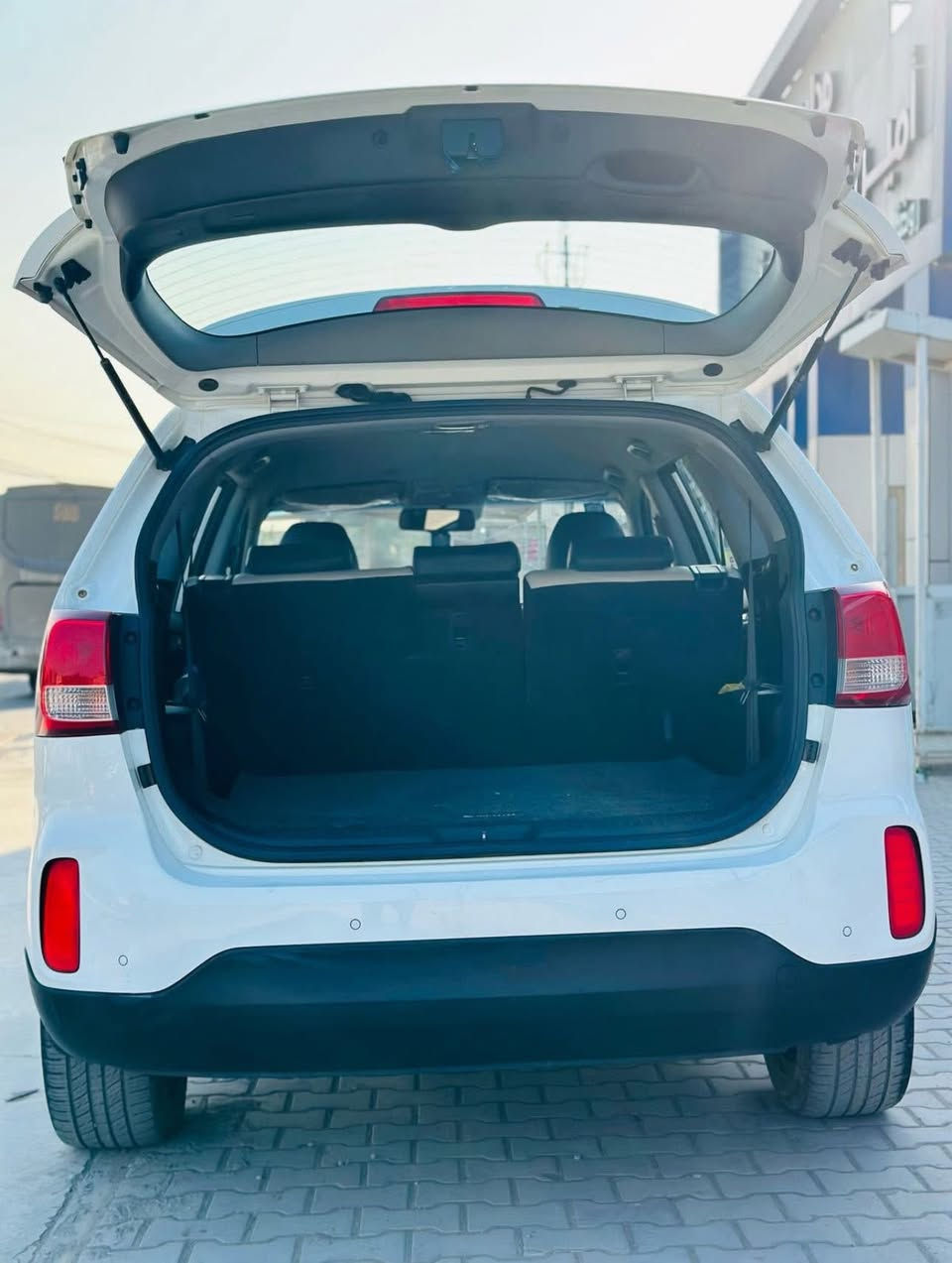 السلام عليكم . للبيع
سورنتو 2013 خليجية 
السيارة مكفولة من الصبغ والتبديل / فقط بارد وشكم رصعة خفيفة 
السيارة جديدة كلش وضع الشركة 
ماشية 112 
رقم بغداد تحويل ثاني يوم 
فور ويل / 6 سلندر / تبريد 3 
مكان السيارة بغداد 
***********
