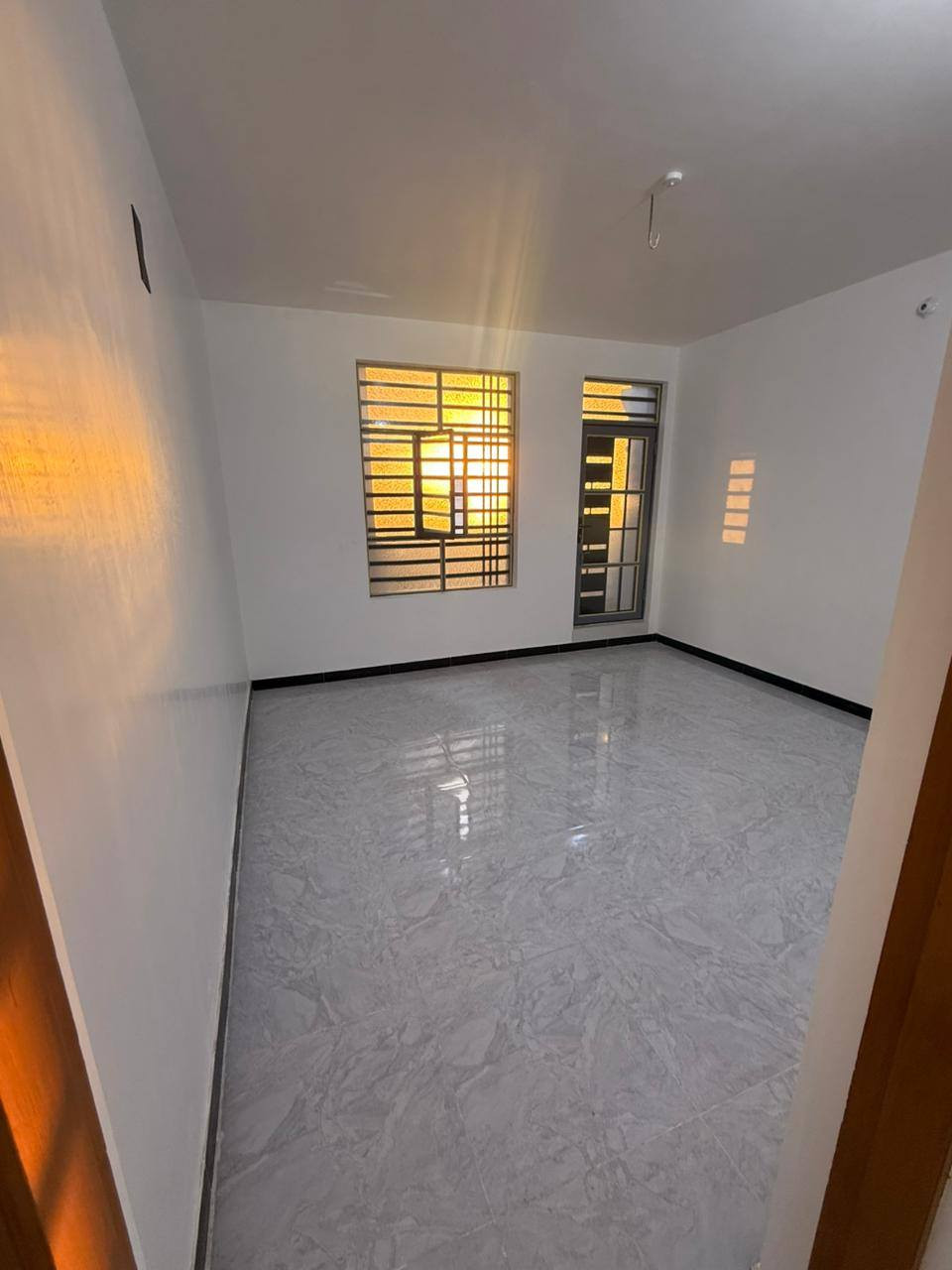 بيت للبيع في حي الوفاء المساحه 50 متر طابقين بناء درجه اولى على ساحه قريب السايدين الجزيره للاستفسار/***********
