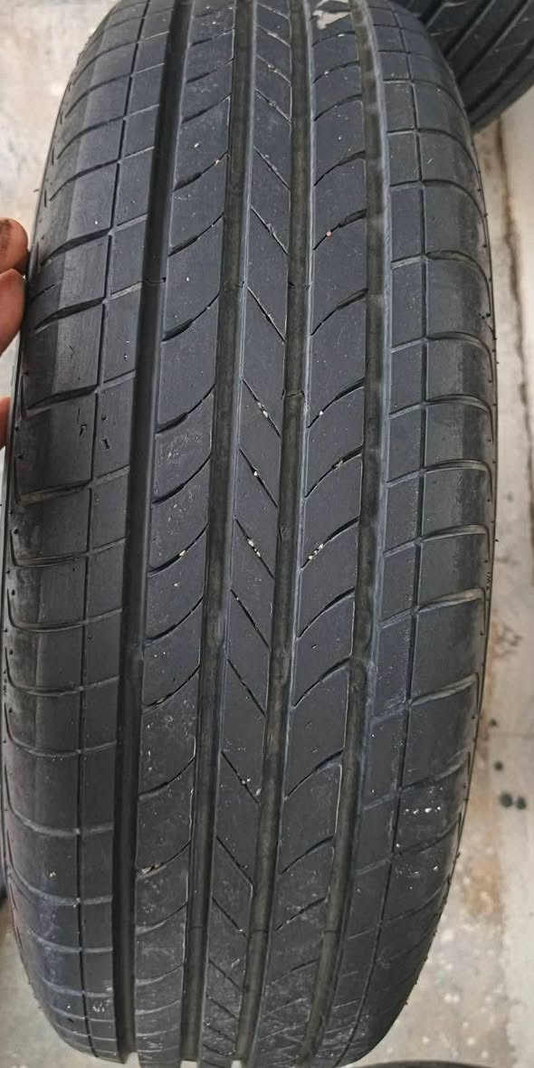 سلام عليكم تخم ويل وتاير خط ابيض حجم 185/70/14 ويل ابلادي مو تجاري بلادي ابل ختم تايرات زوج نضيف جديد شاده وزوج نص عمره مكاني كركوك واحد حزيران *********** اخوان هاذا رقم صاحبهن اني مكلف بل نشر اتصل ونشالله يصير قسمه
