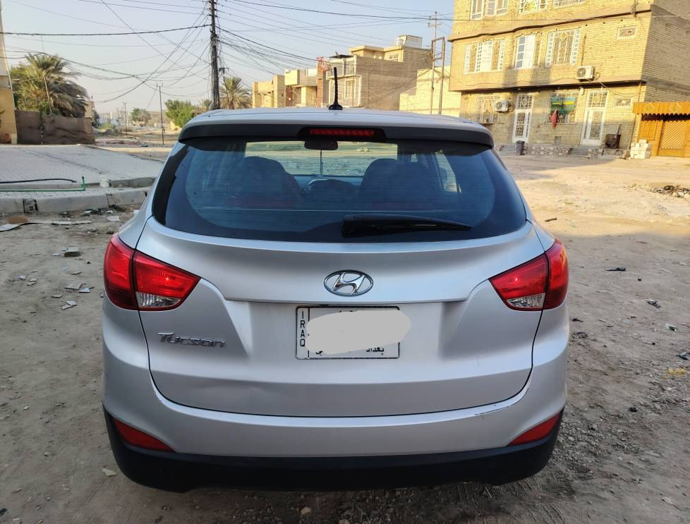 السلام عليكم.
توسان  2015  ماشية 48 حقيقي 

المواصفات؛ وارد امريكي. لون رصاصي. مكينة 2000 جي دي اي.  مريا وسطية كهرباء . تبريد. تدفئة. شاشة. مسجل سيدي كامرة خلفية. سايد بريك بالرجل. تحكم ستيرن جهتين. بلوتوث. اواكس. نظام Eco اقتصادي. ABC. مثبت سرعة. مانع انزلاق. كشنات جلد. كشن سائق كهربائي. ويل كروم. حساس اطارات. باتري جديد. حادثها موضح بالصورة مع المنشور. ايرباكات سليمة.
رقم بغداد مشروع وطني بأسمي
السعر 145 ورقة وبيها مجال مكان السيارة في كربلاء.
الاتصال
*********** كربلاء, العراق
