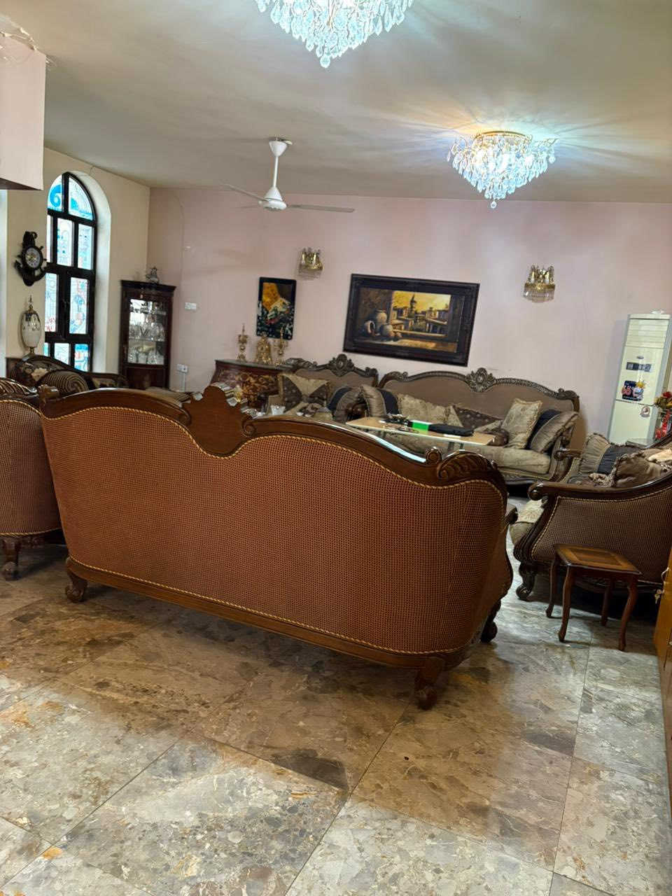 عندي تخم ١٠ مقاعد خشب بلوط اخذته ب٨ ملايين وتغيرت صالتي بعد متاخذ حجم هذا التخم  الي يريدها يقيمها وياخذها مكاني سيديه


**إذا كنت صاحب هذا الإعلان وتريد حذفه لأي سبب، رجاءا أرسل رسالة إلى الدعم الفني**