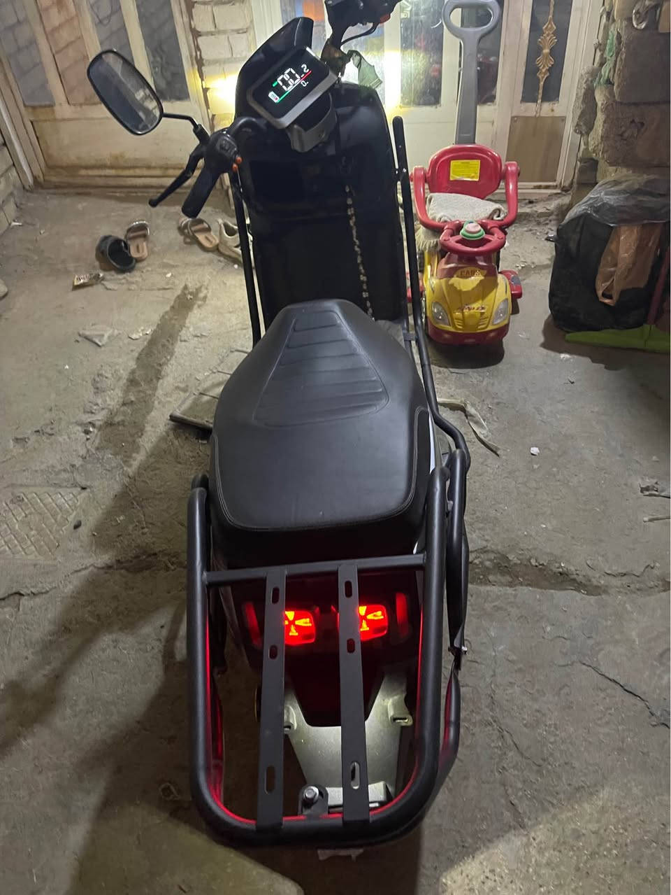 السلام عليكم ورحمة الله وبركاته دراجه شحن ماتركسام عيون للبيع 6 بطاريات تمشيك مسافه 50 كيلو بتطبيق ويز سرعتها 80 حقيقي ماخذها ب مليون و200 وصل المعرض موجود المواصفات :1 دبل اشاره 2- نضام الرجوع للخلف 3- قاطع دوره4- 3 سرعات موضح بالفيدو والصور 5- لايت زنون عالي ناصي 6- نضام فصل الكهرباء عند اكتمال الشحن7-درع8- جنطه خلفيه وياها اني شايلها لان ماحتاجها تجي بنفسك كلب وشوف 9- اشاره يمنه يسره 

/السعر 975 بيها مجال بسيط/ مكاني بغداد البياع رقمي / *********** بي واتساب بغداد, العراق
