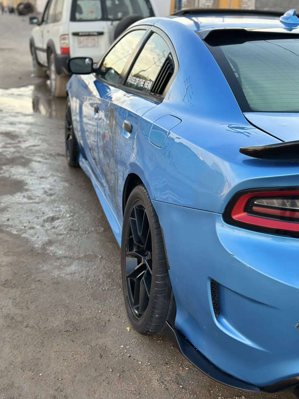 RT…V8 …5700
موديل2016 اصل
رقم بغداد
عليهه كت SRT 
ويل تو سايز اصلي
مكينه جديد 
سستم صوت دبات تحكم تفتح صوت وتقفل
حداديه امامي قبل شهر بدلت +زوج تايرات امامي
فتحته.. خزن ميموري 
عليهه برمجه 
حادثه امريكا موجود  باقي تفاصيل وسونار  خاص 
سعر…168$
📞***********
