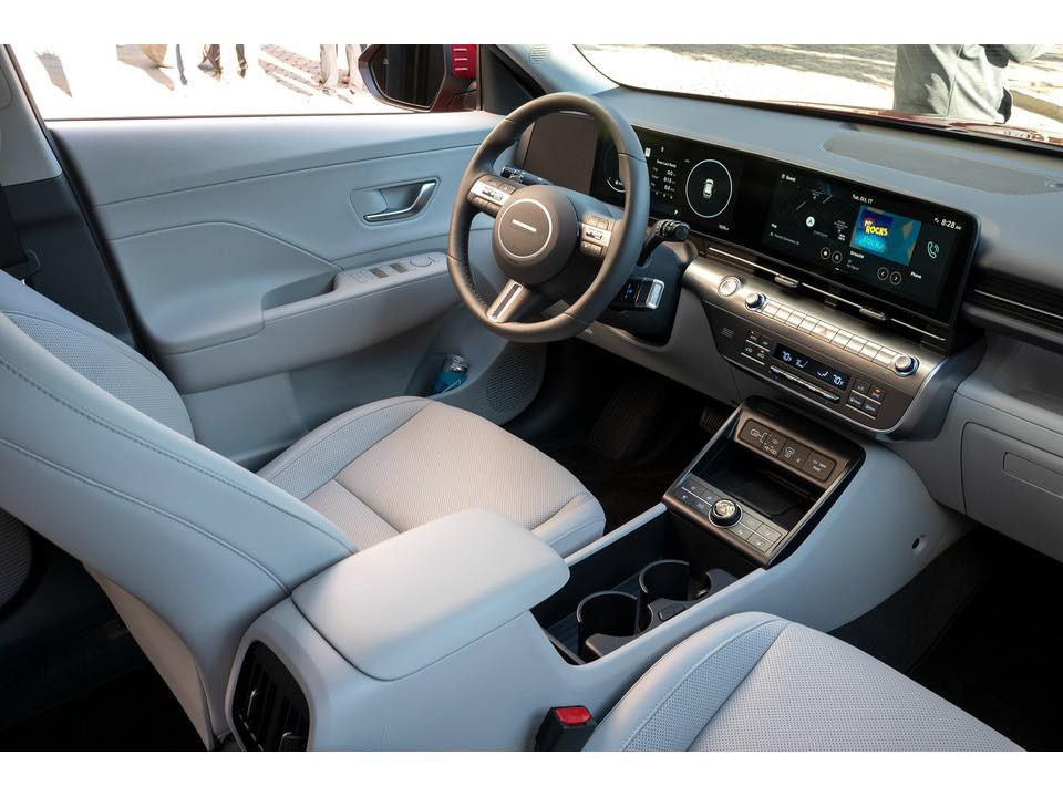 HYUNDAI KONA 2024 SL
‎السيارة بيها ثلاث قطعه بدون دواخل 
‎                     (مواصفات) 
‎ 🔷 بصمة وتشغيل عن بعد  + بوب بصمة

‎🔷شاشة كبيرة + دشبول متصل الكتروني

‎🔷كشن كهرباء   

‎🔷ويل كب  كروم 

‎🔷لد امامي نهار بك  لايت لد 

‎🔷 حساس اطارات مانع انزلاق + كروز سرعة

‎🔷 رادار امامي وخلفي وجانبي فول 

‎🔷 تحديد مسار قياده آلية + اشاير بالمري 

‎🔷 شاشة تدعم ابل كار بلي وشاشه اعطال 

‎‏‎🔷 كاميرا دوارة

‎‏‎🔷 رادار امامي جانبي خلفي

‎وباقي الموصفات المعروفه للمودي

‎‏‎سعرها 168 ورقه ومجال 

‎📌‏‎ اربيل-عيراق

 ***********   

‎واتساب متوفر
