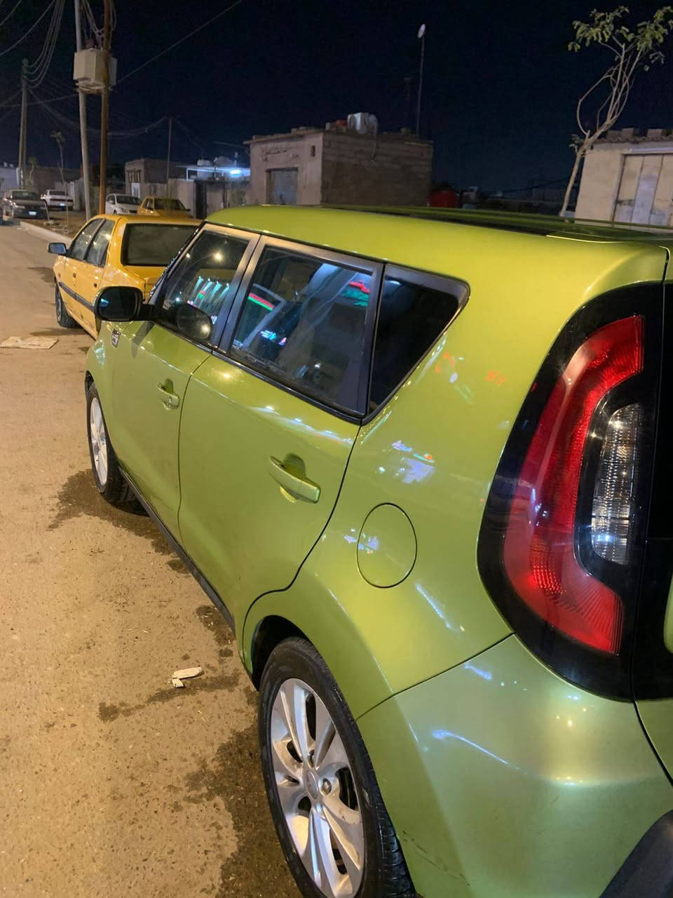 سلام عليكم. كيا صول 2015 للبيع رقمها كربلاء بأسمي بيها بنيد مصبوغ وجاملغ امامي صفحه سايق فقط
سعرها 110 وشراي يدلل هذا رقمي ***********
