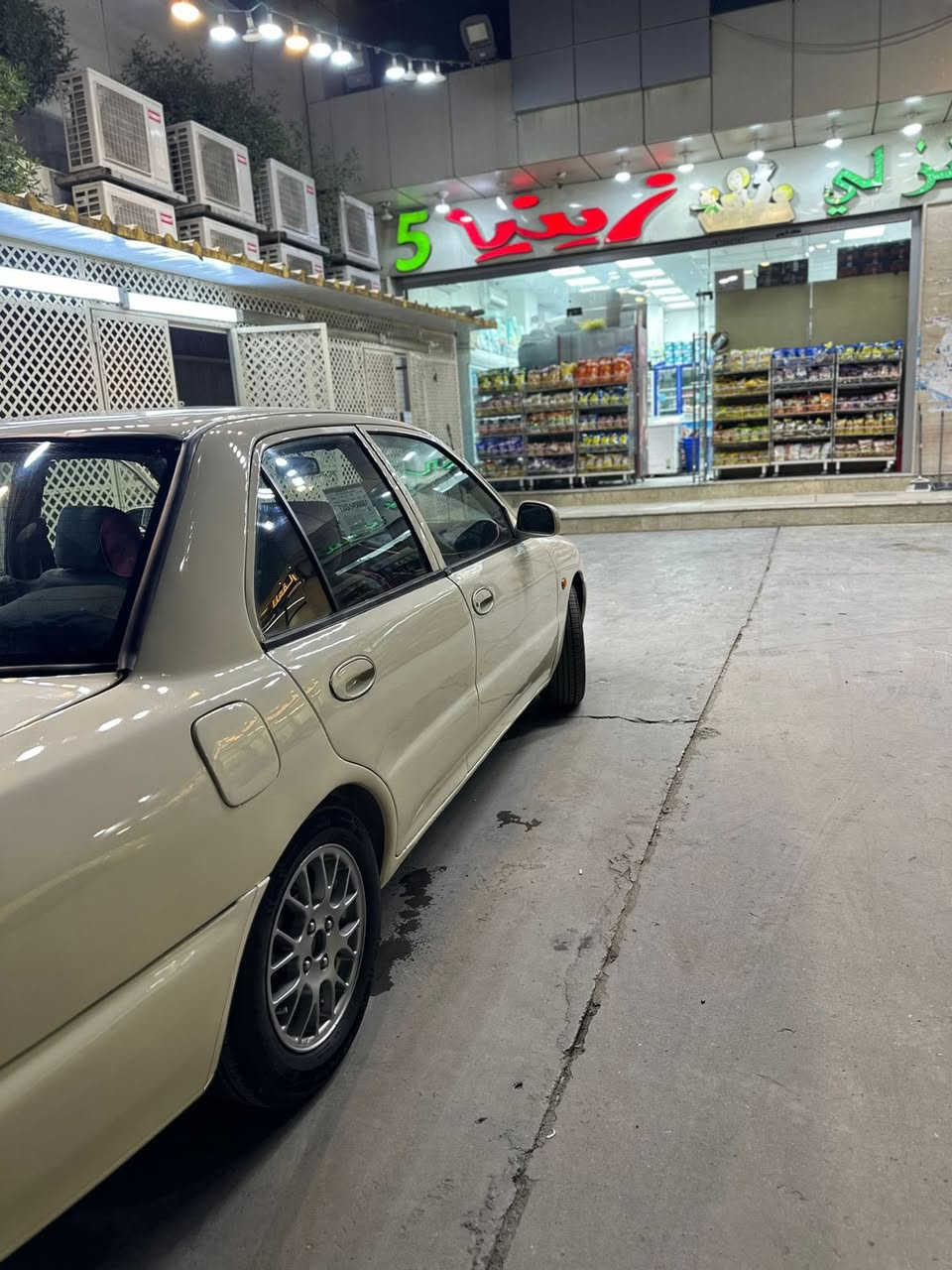 بروتون 2002 أستيراد خاص تجي 4 جام كهرباء ودركة  مثلث وستيرن رياضي نفخ وتجي نوزل مو كابريتر السيارة تخم تاير باتري جديد صدر جديد دوشمة. عادي جديد وكفرات طبي جديد فوك الدوشمة شاشة اندرويد كاميرة 360 درجة دوارة وحساس اصلي السيارة صبغ عام بدون تبديل رقم بغداد الجديد وهزة جديدة سعر 57 ورقة مكان بغداد زيونة ***********
