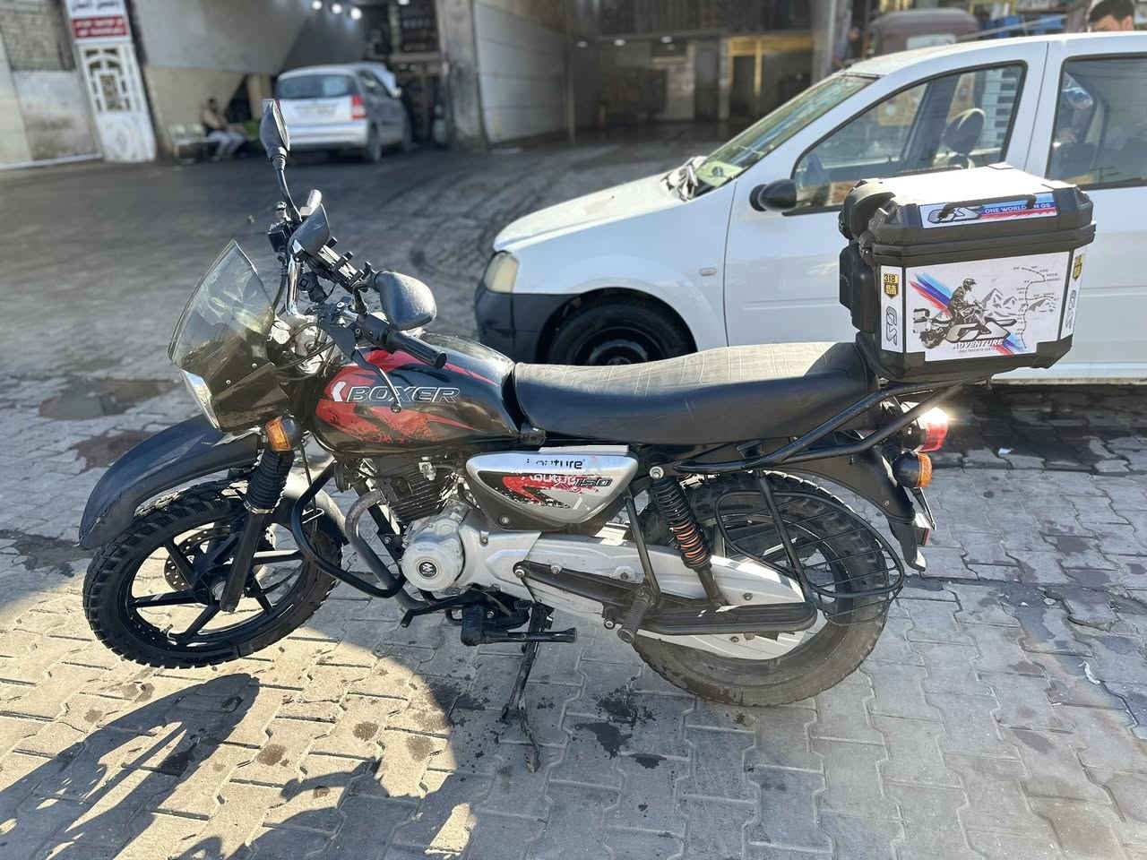 السلام عليكم
دراجة بوكسر 2021

دراجة رقم او سنوية دراجة نضيفة 

العنوان : بغداد مدينت الصدر 

الرقم :***********
