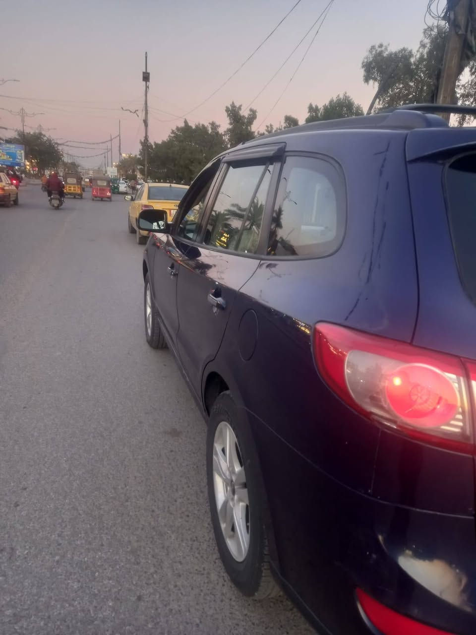 السلام عليكم عندي سنتافيا الموديل 2010 وارد أمريكي حادث  جاملغ لخلفي فقط محرك 3500  5 راكب بسمي تبريد ثلج تخم تاير صدر جديد سياره جاهزا وكل نقص مابيه بسمه فتحه سياره استخدام شخصي تراي ممتاز السعر ١٣٠  وبيه مجال العنوان بغداد الاستفسار *********** بغداد, العراق
