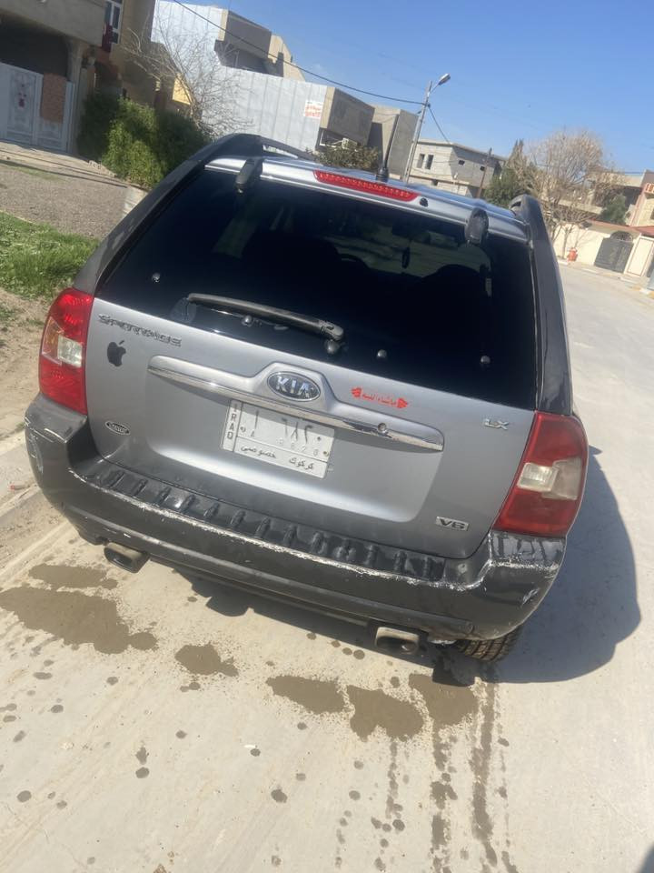 السلام عليكم كيا سبورتج 2007 6سلندر دفع رباعي وارد امريكي معجون بمقدمة البونيد تبريد بي ليك 15 يوم يخلص الغاز محرك وگير شرط 95 بي مجال بسيط او مراوس بتكسي نضيف مكانها كركوك ***********
