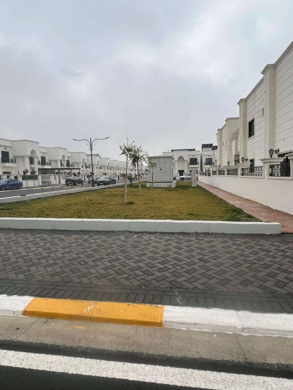 -----------------------
فیلا سفر زیرو مامستخدم  للبیع فی اربیل قریة ئارام2  بسعر مناسب جدا  مساحە فیلا 322م رکن مقابل حدیقە عل شار 15
متکون 
4غرف نوم کلها ماستر سویت// استقبال کبیر// صالە //مطبخ حار و بارد// کراج حدیقة داخلیة نظام شوفاز تبرید مرکزی دکت سقوف مغریبی و بلکون //
قریة ارام2 تقــع  علی شارع العام 120 صف ئارام۱ و Aram garddn قرب جدا من عنکاوە و شارع 100 
للاستفسار تواصلو عبر ارقام  او زور موقع شرکة عامر العقاریة 
*********** WhatsApp
