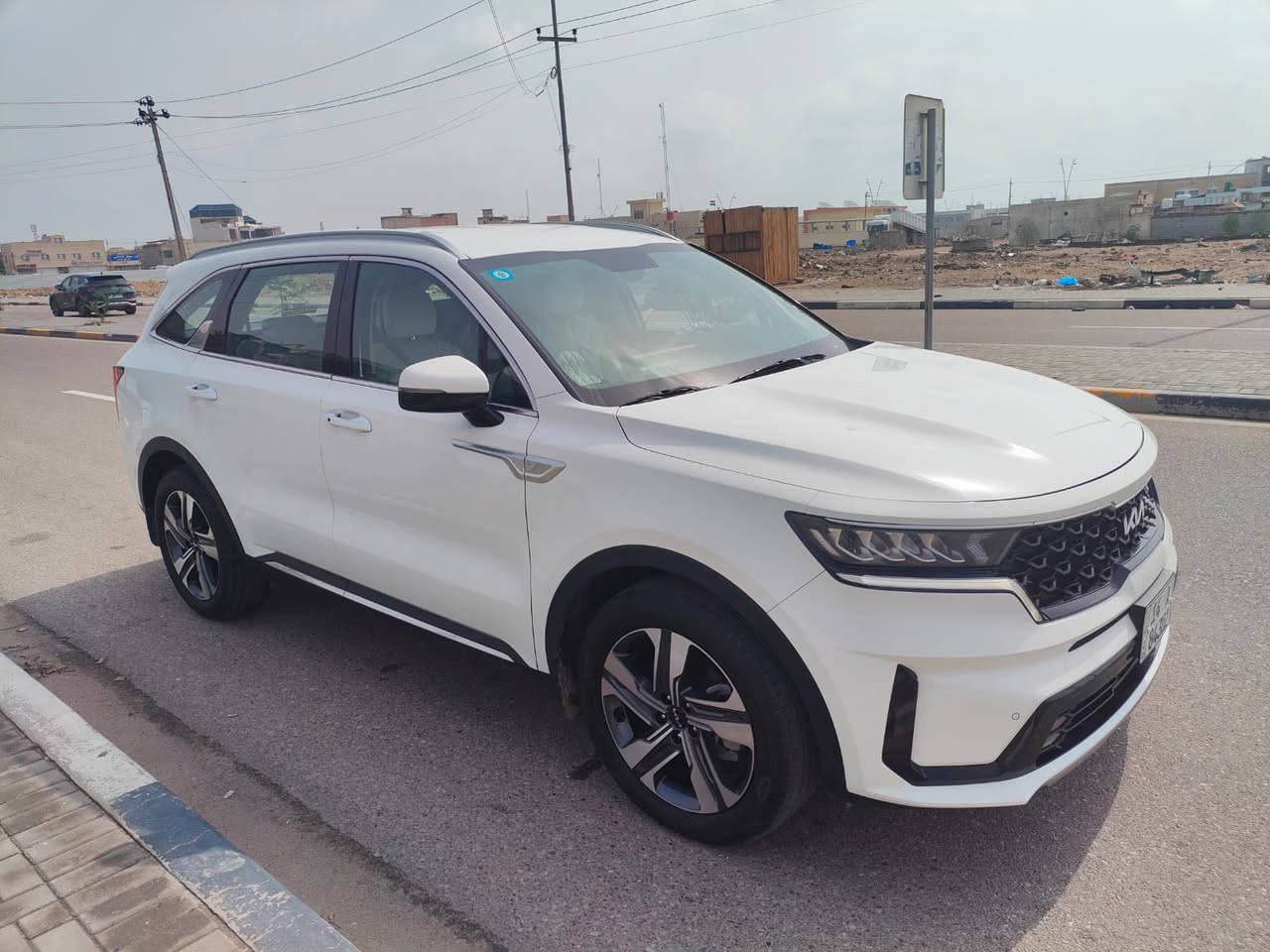 بسم الله الرحمن الرحيم 🤲
كيا سورنتو 2023 خليجي وكاله الدوليه
سته سلندر V6 حجم المكينه 3.5 ماشية 18000 الف 
السياره كفاله من كلشي كير ومحرك مكفولات  رقم دولي بصرة  باسمي السيارة
المواصفات:
لايت أربع عدسات
جنطه كهرباء ذكيه
حساسات أمانيه وخلفيه
7 راكب
كير ماوس
كراسي 2 كهرباء
بصمه ابواب ودخول ذكي
مرايا كهرباء مع اشيار
ويل حجم 19
بردات خلفيه بلاديه
تبريد 3 قطع
4 انضمه قياده
شاشه جبيره
شاحن واير ليس
لايت وبك لايت ليد
تحكمات ستيرن
شفتات كير بالستيرن
اوتو هولد
وهواي مواصفات غير مذكوره….
مكاني البصرة
سعر السياره : 310  ورقه وقابل للتفاوض
حي المهندسين/***********
