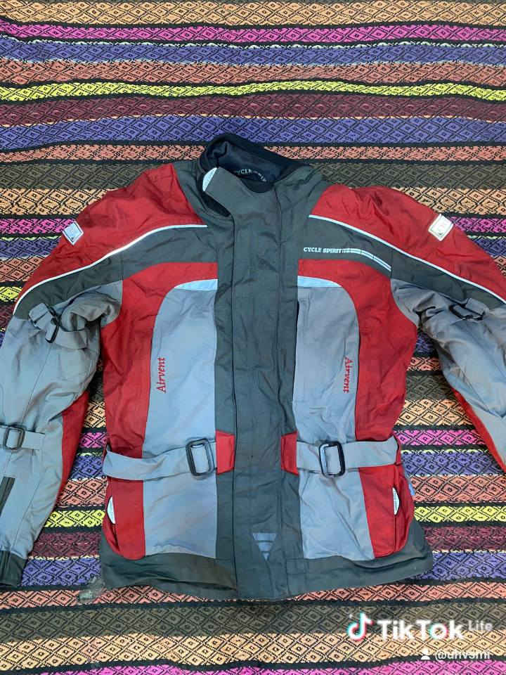 السلام عليكم طلعتلي قماصل مال دراجات ناريه فول كسارات القطعه ع 25 الف..مكاني بغداد  *********** واتساب
