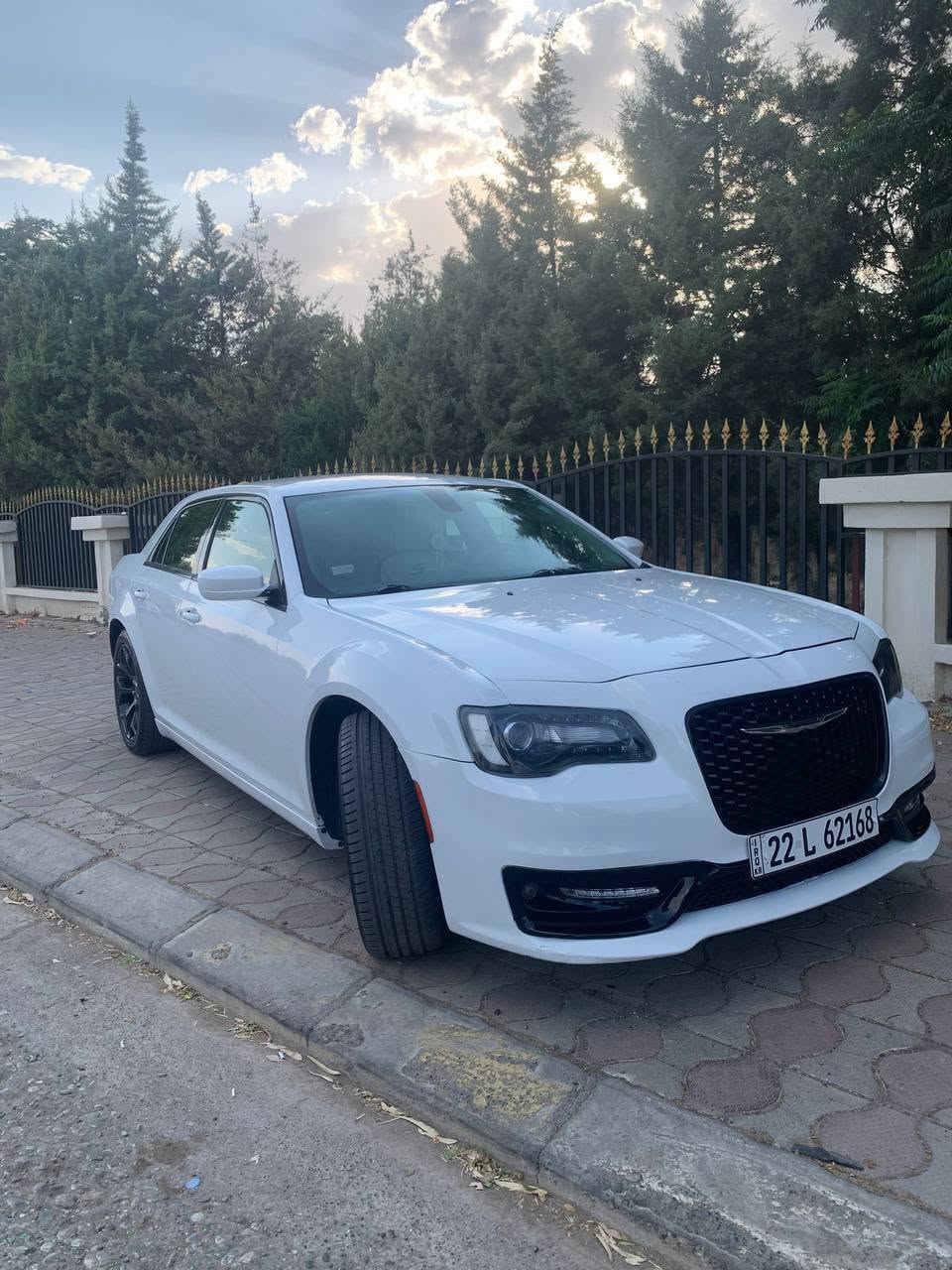 Chrysler 300 
2019
كلینە جەمپەكی خەفیفی پێشەوەی هەیە ناوەی نەگرتیە 
بێ ئێرباگ 
بێ شانسی
بێ بەدەنە
116 k/m رؤيشتيه
*********** واتساب أربيل, العراق
