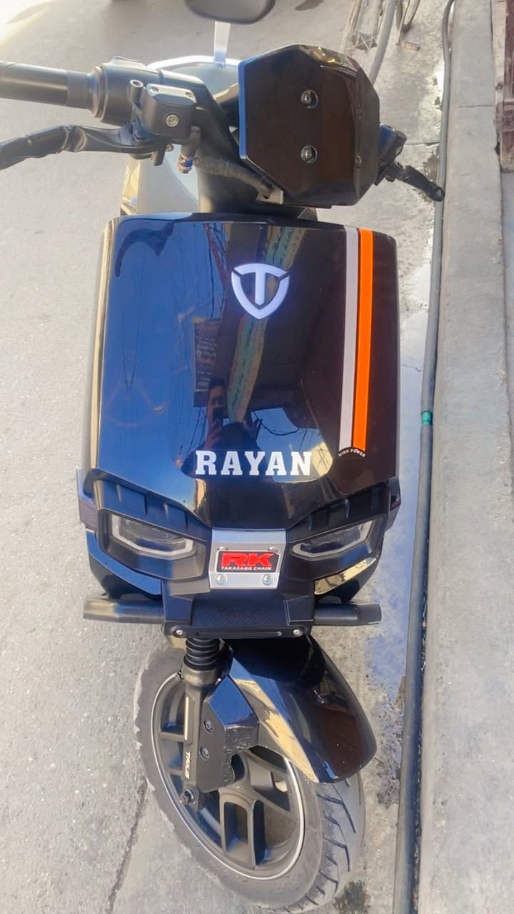 درجة رايان موديل 2025 كاملة نظيفة جداً جداً سرعة 78 حقيقي مرايات بالكارتون محلقات كاملة 35 أمبير ملف 2000 حقيقي السعر ( مليون ومية ) المكان بغداد منطقة الطوبجي  
(حي السلام) للأستفسار التواصل على الرقم ***********
