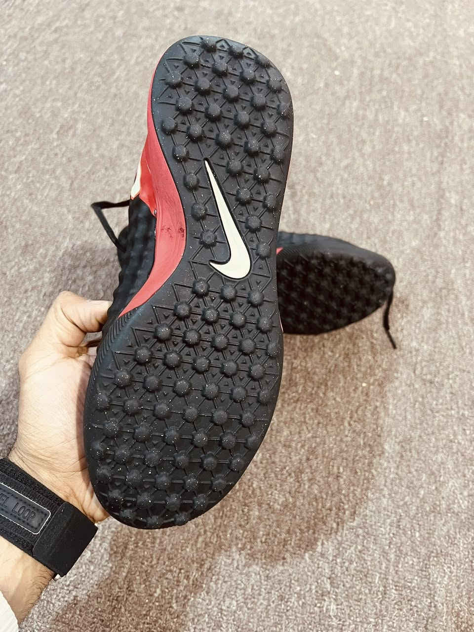 تحفه ماجسته
اصلي باله 
قياس41 
نضافه1/1 
اولئ شرط 
فول طبي 
اسم مستخدم 
السعر خاص 
توصيل موجود 
واتساب متوفر
***********
