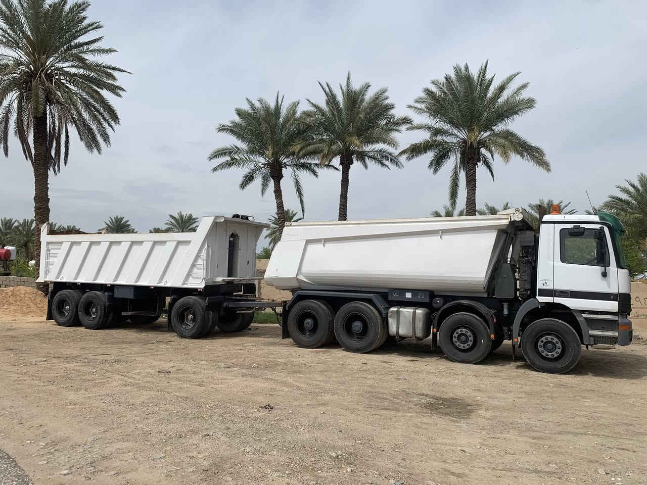 سلام عليكم سياره للبيع اكتروز موديل 2003 مربوطه تلاث لواحات كير كهربائي تحويل ثاني يوم سياره بسمي سياره ماناقصه اي شي كبل لعمل رقم الهاتف ***********
