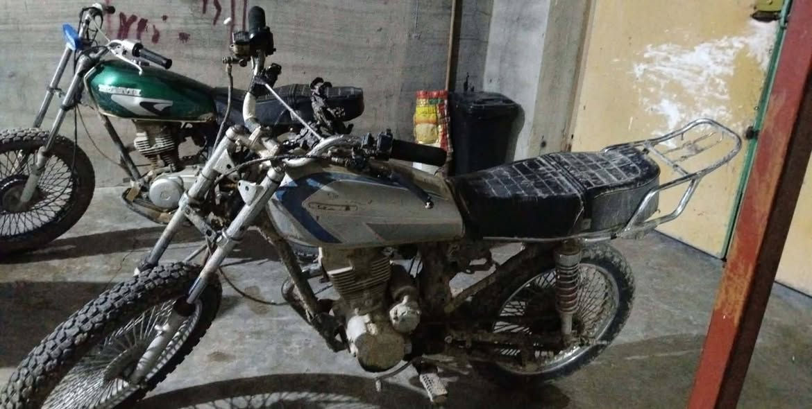 مكينة 250 مكينة معمرة كامل معدل 160 ايرانى اصلي الدراجة فول من شلعة الى معدل ينافس القفاز يعني اطارح وية السيارات 
سعرهه 450 و بيهه مجال مكاني كلار


**إذا كنت صاحب هذا الإعلان وتريد حذفه لأي سبب، رجاءا أرسل رسالة إلى الدعم الفني**