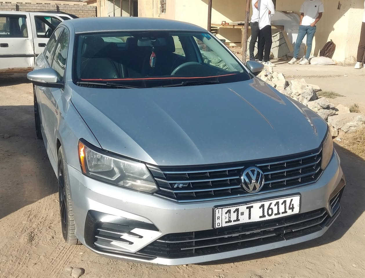 فولكس واجن باسات وارد امريكي R Line محرك 1800توربو ضرر بسيط باب خلف السايق وبارد ربع باب السايق والباقي ليبل واحد..موديل 2016 سنوية 2028 فول مواصفات عدا الفتحة والبصمة تبريد تدفئة اطارات نظافة 75٪ سونار مرفق بالصور...  رقم بغداد انكليزي بأسمي... 132ورقة وبيها مجال ***********// ***********.. مكان السيارة صلاح الدين...
