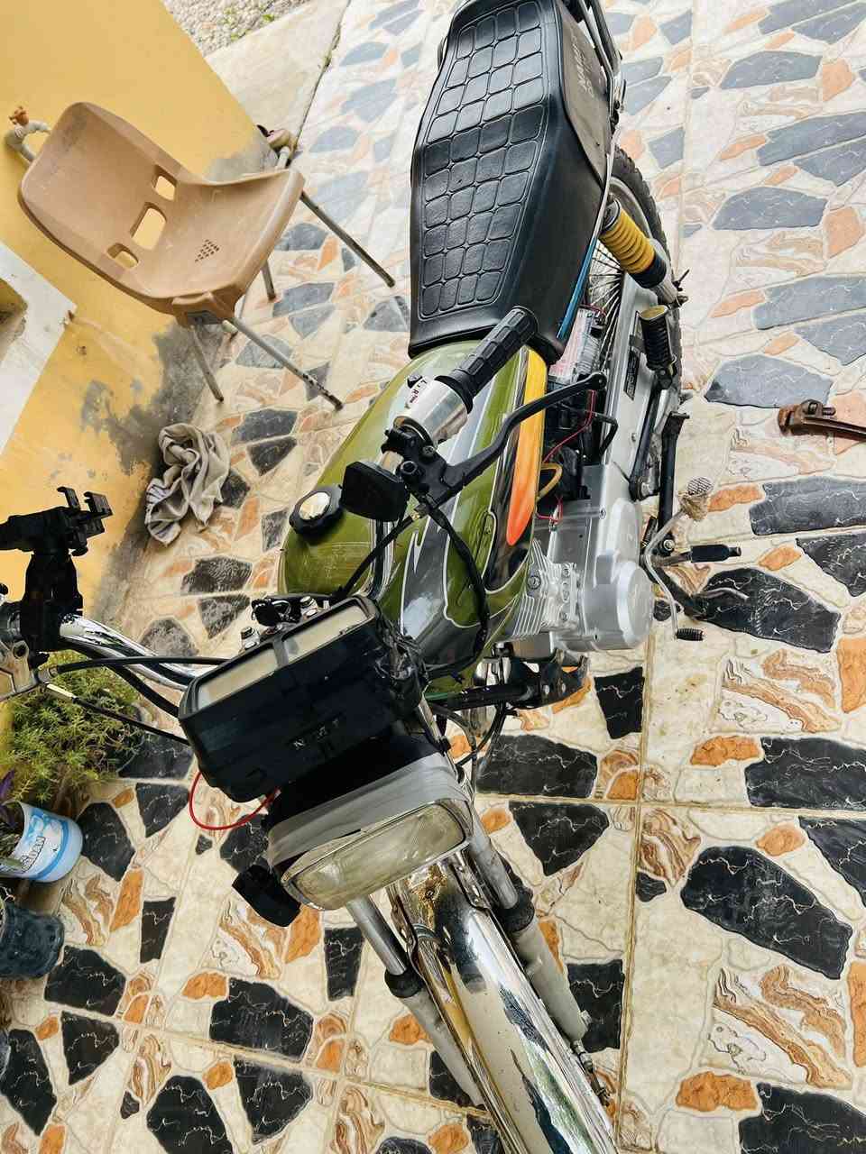 السلام عليكم ماطور للبيع النوعً نامه  موديل. 21   محرك  25 جديد  تانكي جديد  لايت شغال  تايرات جدد الماطور جاهز ماعايزه. شي  السعر 350    المكان العلم. رقم الهاتف ***********  🏍️🔥
