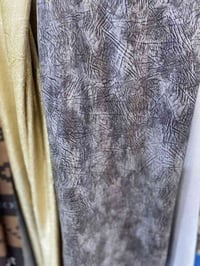 شامو الاصلي • ساده ومشجر • عنه مقابل المستشفى