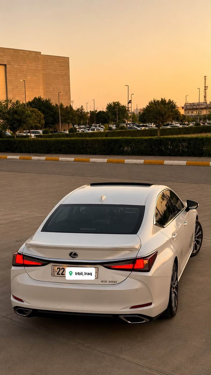 للبيع Lexus ES 350 Luxury موديل 2021 – 👑Clean Title

فرصة للراغبين بسيارة فاخرة بحالة ممتازة.

السعر 33.300$ (333)ورقه

👑Lexus ES 350 Luxury 2021

* Clean Title.
كفاله عامه من الرقم للرقم 
رقم هزه فحص سنويه كلها جديد 
* الممشى: 53,000فقط.
* السيارة بحالة الوكالة، استخدام نظيف جدًا، شرط ايد وحده 
* المحرك، الكير، الكشر ،بحالة ممتازة، والفحص وين ما يعجبك انت 

المواصفات:

* محرك V6 3.5 لتر 302 حصان.
* الگير أوتوماتيك 8 سرعات.
* نظام قيادة Eco / Normal / Sport.
* تشغيل بصمة مع دخول ذكي لجميع الأبواب.
*صندوق شفط كهربائي
* فتحة سقف كهربائية.
* مقاعد جلد فاخرة.
* مقاعد أمامية كهربائية مع حفظ وضعية السائق.
* تبريد وتدفئة للمقاعد الأمامية. 
*ستيرن تدفئه
* شاشة معلومات كبيرة.اكبر حجم باللكزس
تحكم ماوس 
* دعم Apple CarPlay وAndroid Auto.
* شاحن لاسلكي للهاتف.
* كاميرا خلفية.
* حساسات أمامية وخلفية.
* مثبت سرعة.
* تكييف أوتوماتيك ثنائي المناطق.
* إضاءة LED أمامية وخلفية.
* مرايا كهربائية قابلة للطي.
* جنوط ألمنيوم أصلية.
* نظام Lexus Safety System ويشمل:
    * رادار أمامي.
    * فرملة طوارئ تلقائية.
    * تنبيه مغادرة المسار مع المساعدة على البقاء في المسار.
    * مثبت سرعة راداري.
    * قراءة إشارات المرور.
    * مراقبة النقطة العمياء والتنبيه عند الرجوع للخلف.

السيارة نظيفة جدًا من الداخل والخارج، والمحافظة عليها ممتازة، وجاهزة اكدر اكلك نسبة 99‎%‎

للاستفسار التواصل على الخاص أو الاتصال. 
***********
*********** 
السعر قابل للتفاوض بالحدود المعقولة بعد المعاينة. ولي مايعجبه اخلي بعيوني أربيل, العراق


**إذا كنت صاحب هذا الإعلان وتريد حذفه لأي سبب، رجاءا أرسل رسالة إلى الدعم الفني**