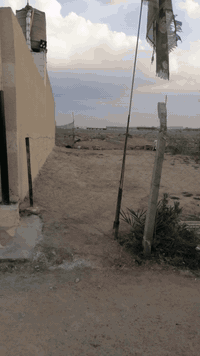 قطعه 200 متر عله طريق ياحسين عمود ٩١٥ داخل مجمع سكني تصلح حسينيه وتصلح دار سكن تبعد عن الحسينيات تقريبا ١٠٠ متر او ١٥٠ للاستفسار
***********
