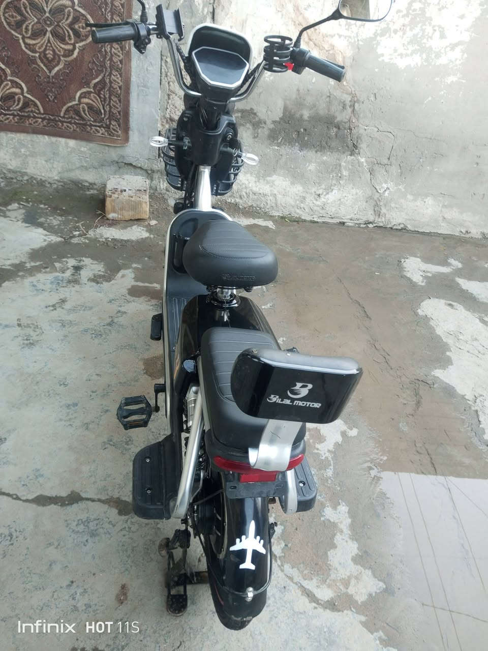 دراجة شحن للبيع موديل 24حجم 20حلوه وبطارييات نضيف وشاشه شغاله وشاحنه اصليه لايت وهورن جاهزة  الاتصال على الرقم ***********مسيب السعر 220
