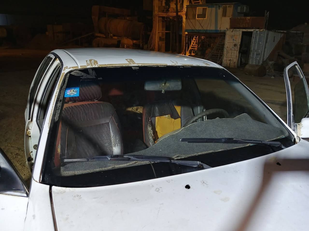 سلام عليكم ورحمة الله وبركاته 
سيارة برنس فراشة 96 مكينه لاتبخير ولاتنقيص كير أوتوماتيك شواصي بلادية رقم بغداد انكليزي جديد سنويه ل30 تحويل ثاني يوم سيارة يرادلها ترتيبات كماليات فقط الصبغ بنيد وباب السكن فقط والباقي بلادية سعرها 35 وبيها مجال مكاني بغداد الطارمية 
الاتصال ***********
واتساب ***********
