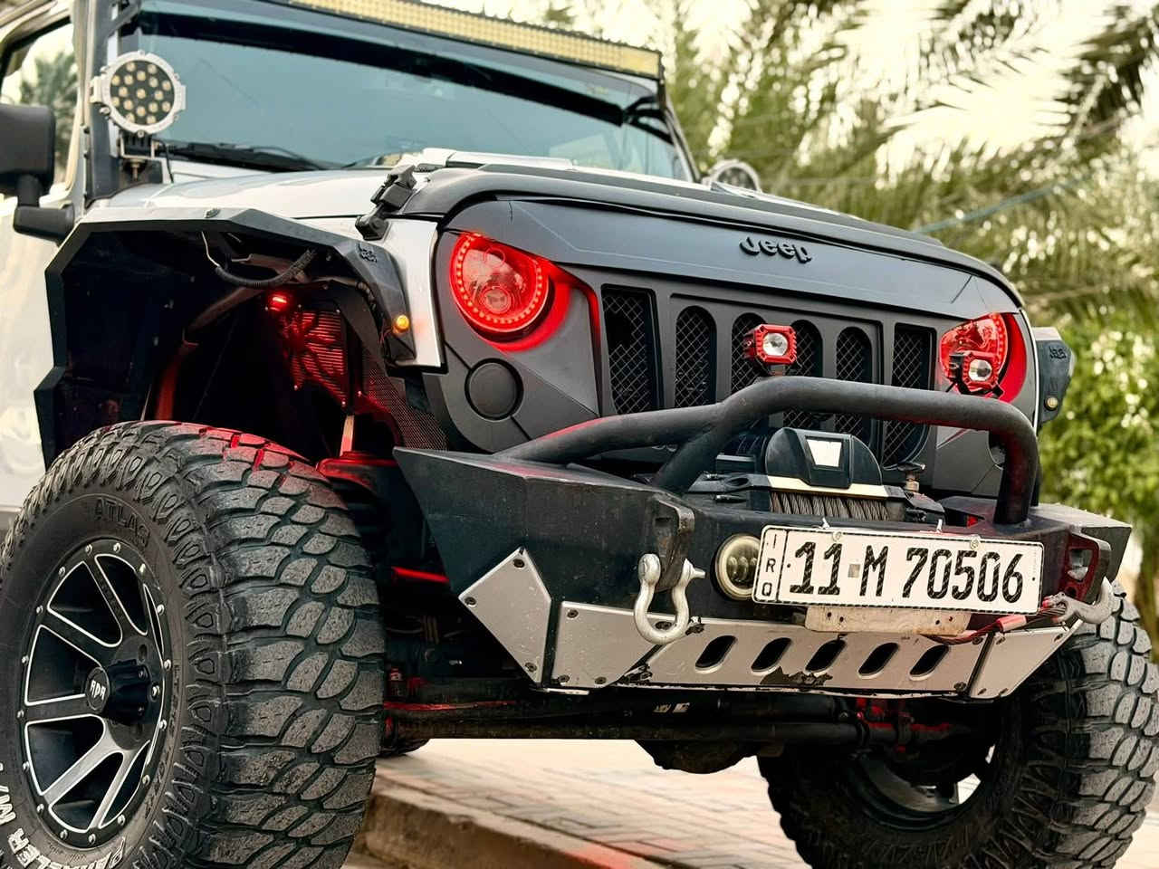 السلام عليكم للبيع او مراوس
جيب رانكلر jk فول تزويد 
2012  السياره بدون صبغ كير مكينه اكسل مكفولات 
١ السياره عليه ترفيعه ٣.٥انج راف كانتري
 ترفيعه بدي تير فلكس١.٥
دبلات ستيرن راف كانتري 
قماره مائله بيست ستوب  حامله سبير مائله سمتي بليت 
دوسات كهرباء 
دعاميه اماميه سمتي بليت 
ونج وزن ٦طن 
شباك توب فاير 
دعاميه خلفيه توب فاير 
دبل اكزوز بارلا اسود 
فندرات خارجيه توب فايرمع اضاءه  
فندرات داخليه بوزن سبايدر مع اضاءه 
فندرات جانبيه بوزن سبايدر مع اضاءه 
لايتات وبروجكترات سستم بكلايت لد 
لد بار بروجكتر 
ويل ١٧rdr تايرات حجم ٣٥ 
تخم تاير كودير ٣نقشات
بصمه وتشغيل عن بعد 
شاشه تسلا وكامره مربوطه ومعرفه 
صدر امامي خلفي جديد
باتري اميرون اخضر جديد 
داخل غلاف كاربون فايبر  كشنات جلد 
السعر 165 ورقه مجال بسيط جدا جدا

العنوان بغداد حي الجهاد 

للاتصال 
***********
