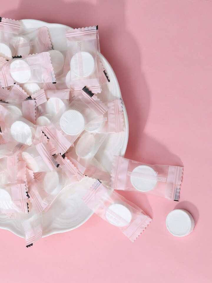 ويتدللون علينا الجميلات 🌸
ماسك الكبسولة المضغوطة😍
هو عبارة عن كبسولة تتخلى بالماء تطلع قناع على شكل الوجه بالضبط   
بعدين أجيب الماسك و نخلي بالتونر الخاص …وهسة صار الماسك مشبع بالتونر ونخلي على الوجه لمدة ١٥ دقيقة  وبعدين نشيله ونخلي مرطب 
ينفع للبشرة الدهنية ؟  أكيد ينفع بس لازم التونر خاص للبشرة الدهنية 
شنو ممكن أستخدم بدل التونر ؟ مي الورد ينفع 
شنو الفائدة من ماسك التونر هذا ؟ 
أولا : الترطيب.  
 ثانيا : يخلي دهون البشرة تطلع برة مثل فكرة نخلط مي وزيت الزيت يصعد فوك 🌸
 ثالثا : يعالج مشاكل البشرة  مثل الحبوب والجفاف 🌸
رابعا : يعيد بناء الجلد بعد فترة من الإستخدام وهيج يخلص البشرة من آثار الحبوب والحفر 🌸
خامسا : يصغر مسام البشرة🌸
سادسا : لازم مواظبة لمدة شهر حتى نحصل على النتيجة🌸
زين الماسك المضغوط يستخدم بس ويه التونر ؟ أكيد لا... تكدرين تستخدمي ويه أي ماسك إنتي حابته مي رز ، جل الصبار أو سيرومات مثل فيتامين سي و هايرونك أسد تخلي كماسك.🌸
الكيس يحتوي على ٥٠ ماسك مضغوط🌸
# الاصلي  💯
يوجد لدينا توصيل الجميع محافظات العراق✔️✔️


**إذا كنت صاحب هذا الإعلان وتريد حذفه لأي سبب، رجاءا أرسل رسالة إلى الدعم الفني**
